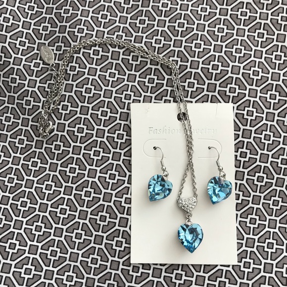 Borun Swarovski Necklace & Earrings Set - Picture 4 of 7